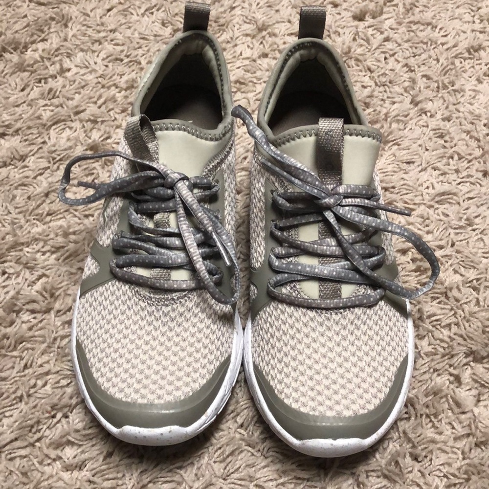 Womens Vionic Tennis shoes